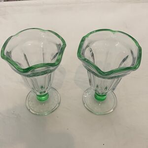 Ice Cream Sundae Green Tinted Glasses Cups Set Of 2 Included Textured Base Used
